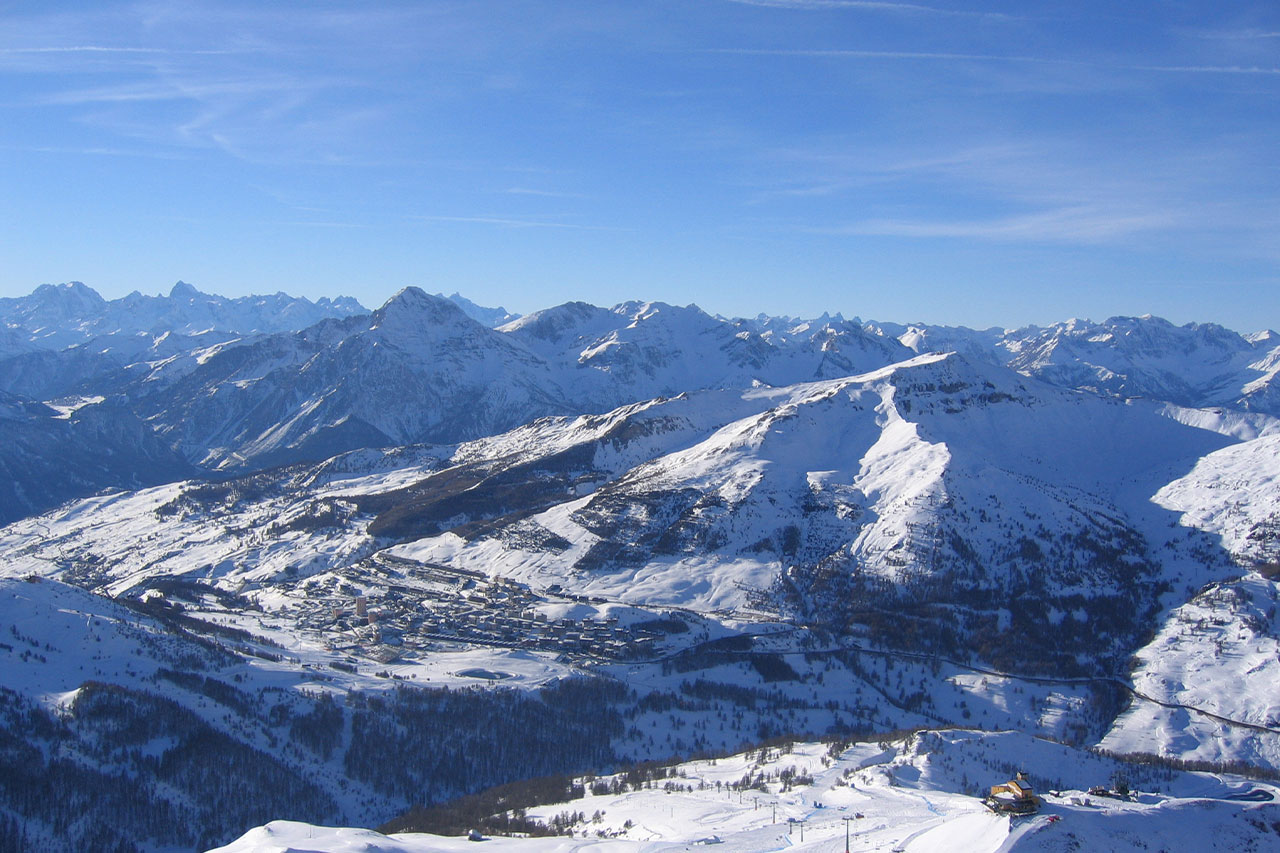 Vista dell'hotel e delle Alpi 1