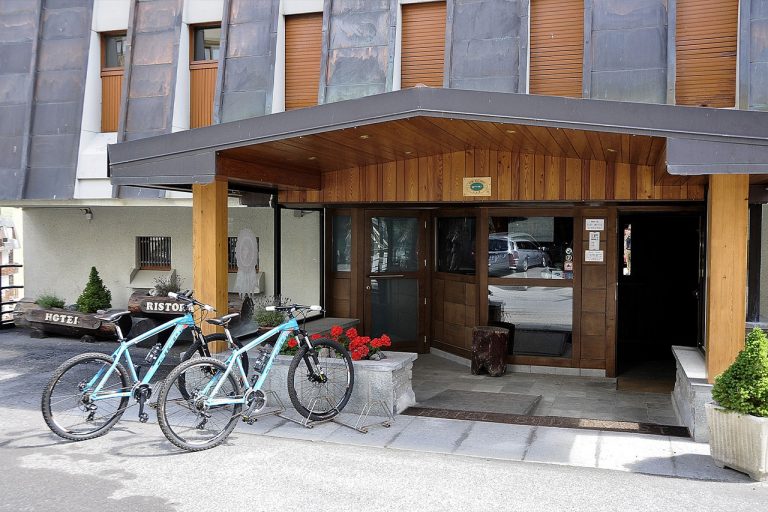 L'HOTEL